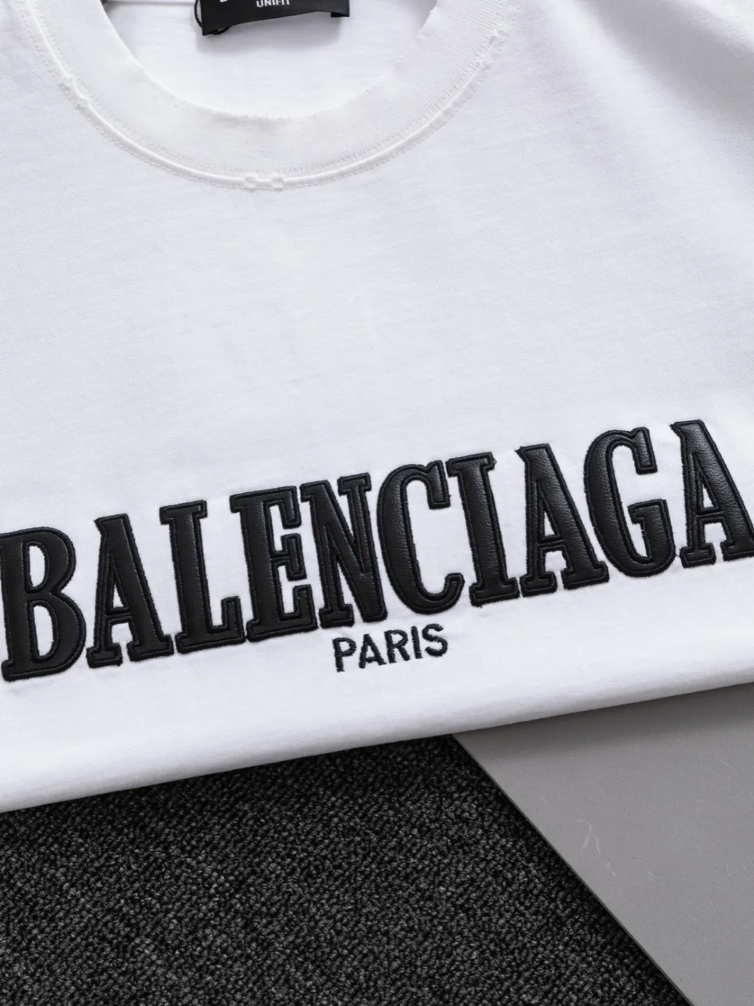 P100✨🔥 [BALENCIAGA] 2026FW short-sleeved T-shirt Premium 26s double yarn 300g fabric embroidery fraying process Color: Black White Red Size: S M L XL 2XL